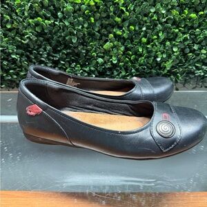 Stylish Black and Red Women's Slippers